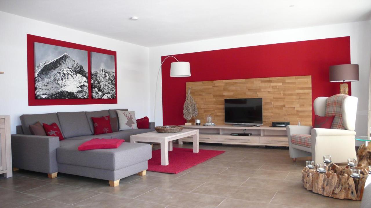 Maximilian Apartment *